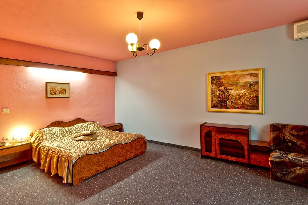 Family Hotel Γκάμπροβο Εξωτερικό φωτογραφία